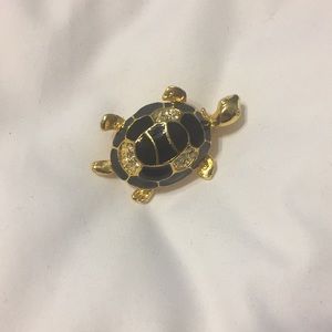 Turtle pin